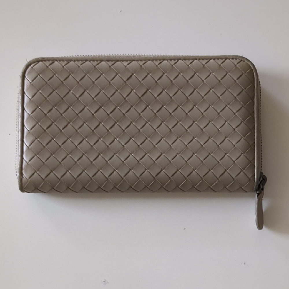 VGUC Bottega Veneta Taupe Woven Leather Zip Wallet